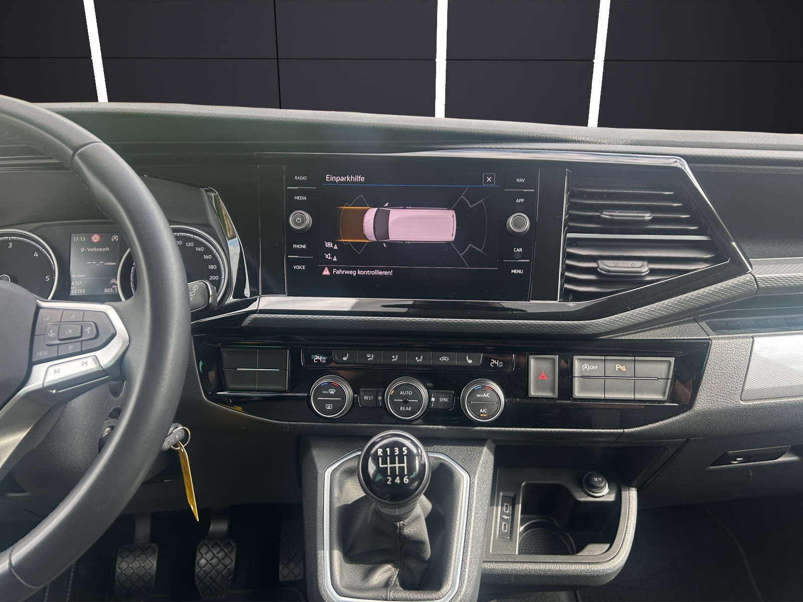 Fahrzeugabbildung Volkswagen T6 Multivan T6.1 TDI Gen Six NAVI AHK LED STANDH. ACC