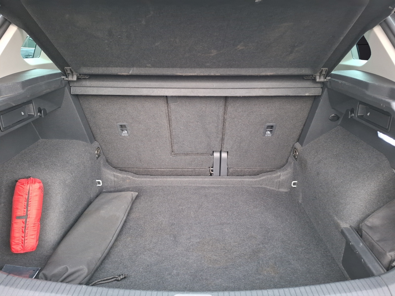 Fahrzeugabbildung Volkswagen Tiguan TDI Life DSG 4M Standhzg Matrix Navi ACC HUD PDC SH 18