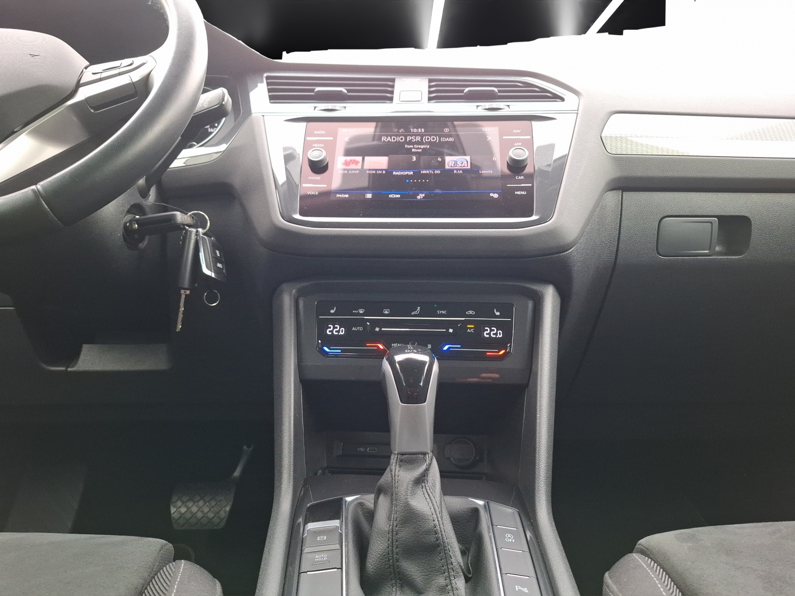 Fahrzeugabbildung Volkswagen Tiguan TDI Life DSG 4M Standhzg Matrix Navi ACC HUD PDC SH 18