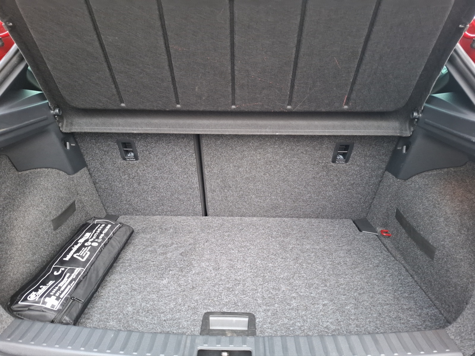 Fahrzeugabbildung SEAT Ibiza TSI FR-Line DSG LED Navi AID ACC RFK SH 18