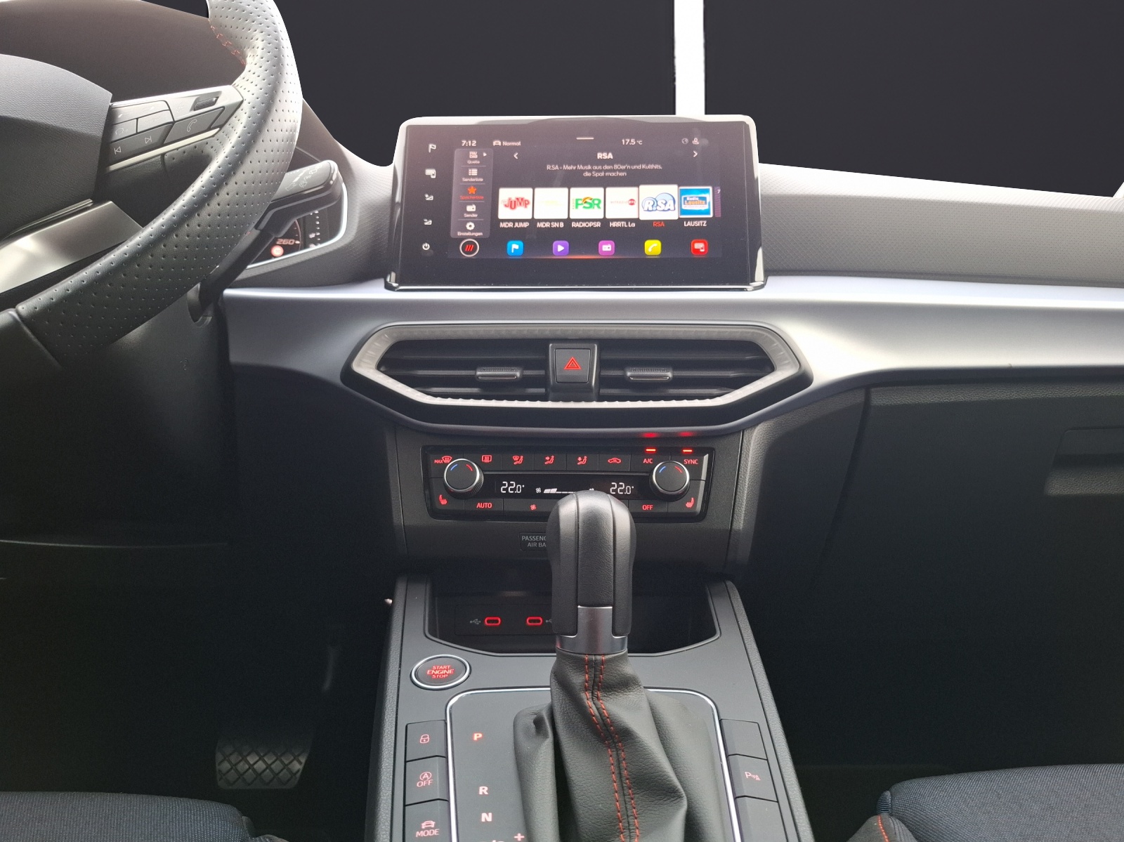 Fahrzeugabbildung SEAT Ibiza TSI FR-Line DSG LED Navi AID ACC RFK SH 18