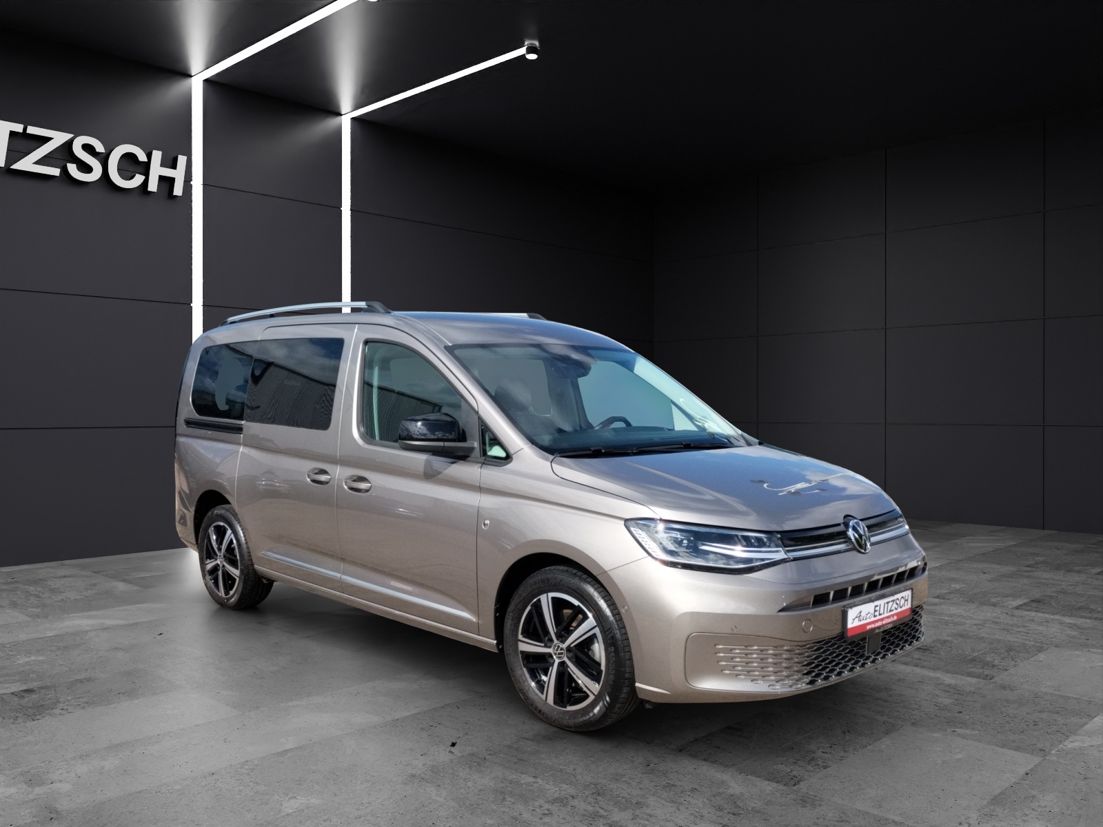 Fahrzeugabbildung Volkswagen Caddy TDI Style Maxi 4M LED STH AHK SHZ RearView