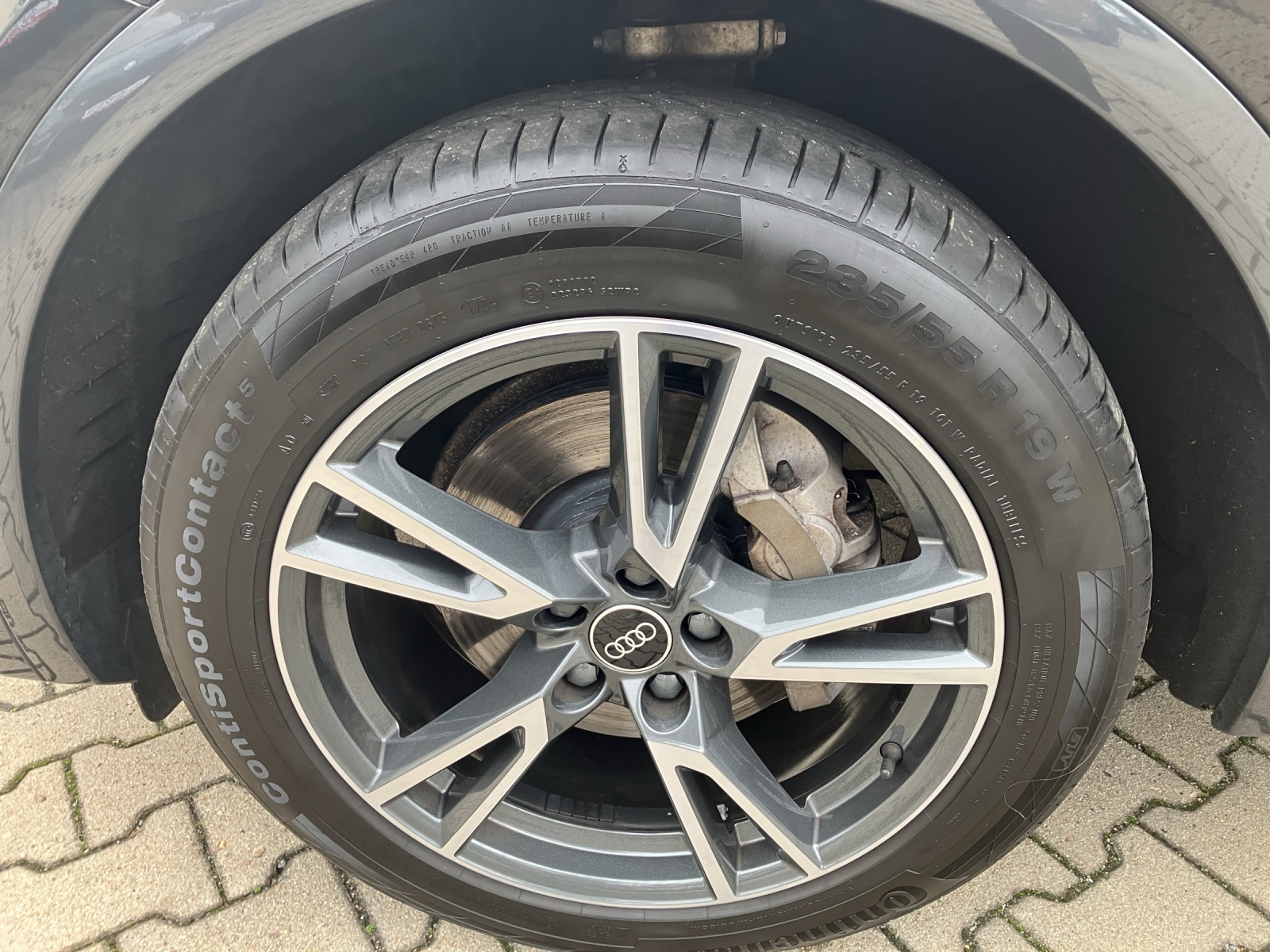 Fahrzeugabbildung Audi Q5 40 TDI advanced quattro Matrix AHK Navi AVC ACC RFK