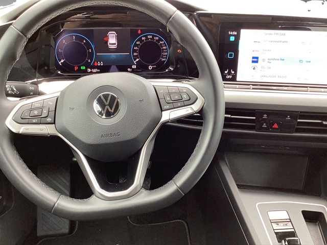 Fahrzeugabbildung Volkswagen Golf VIII Variant Life DSG LED AHK Navi AID ACC Park-Assist SH LM