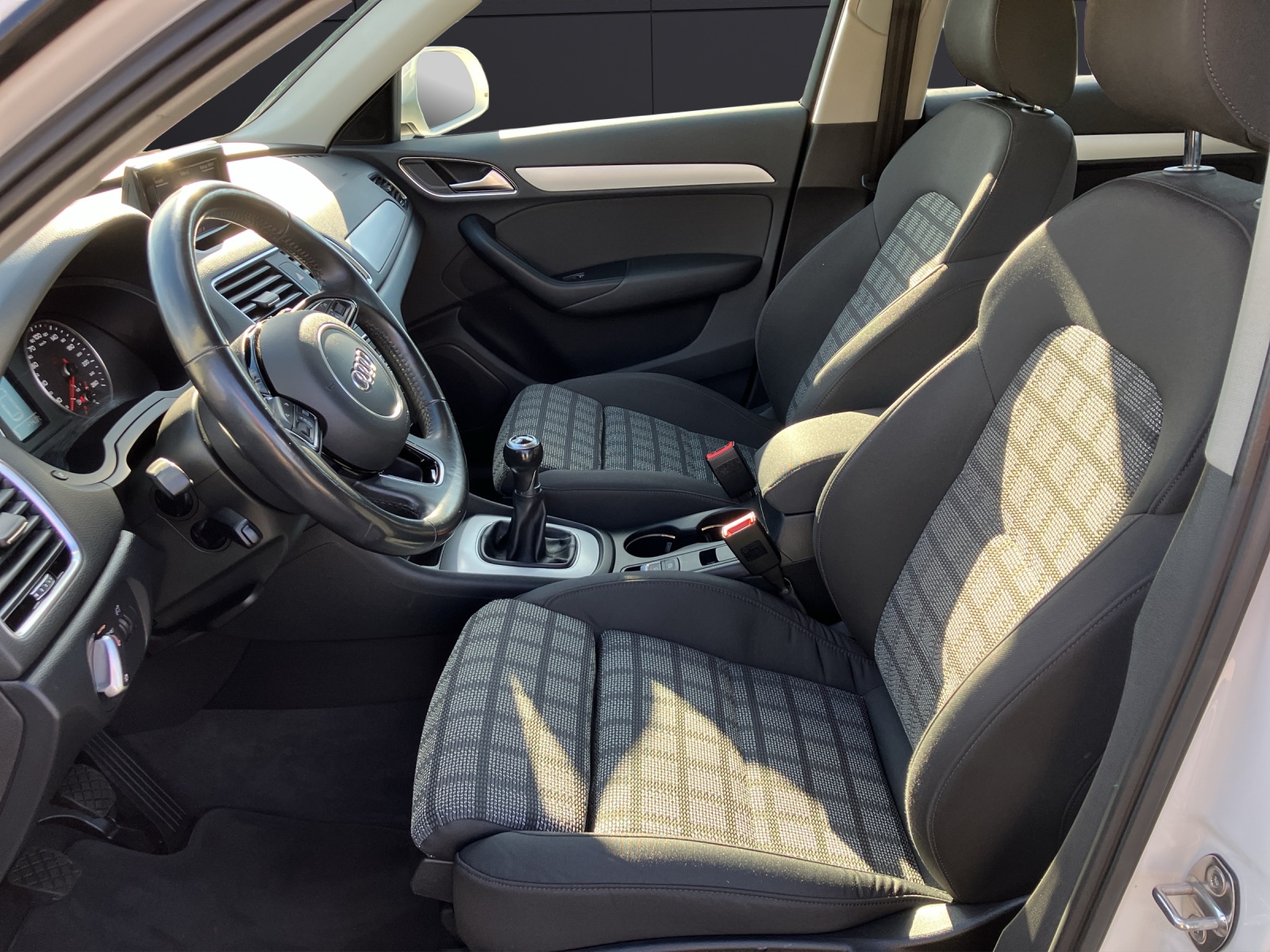 Fahrzeugabbildung Audi Q3 2.0 TDI sport AHK Xenon