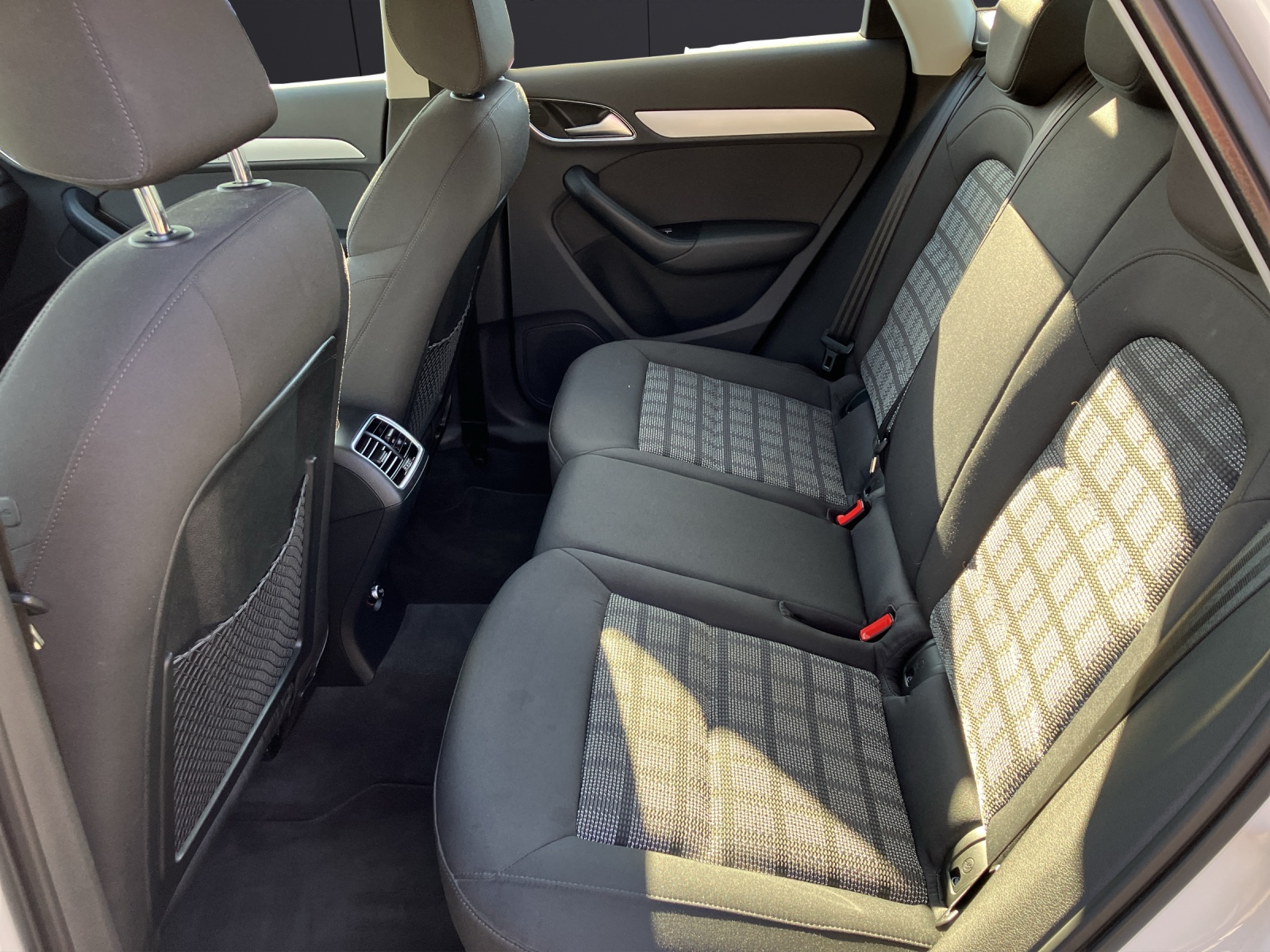 Fahrzeugabbildung Audi Q3 2.0 TDI sport AHK Xenon