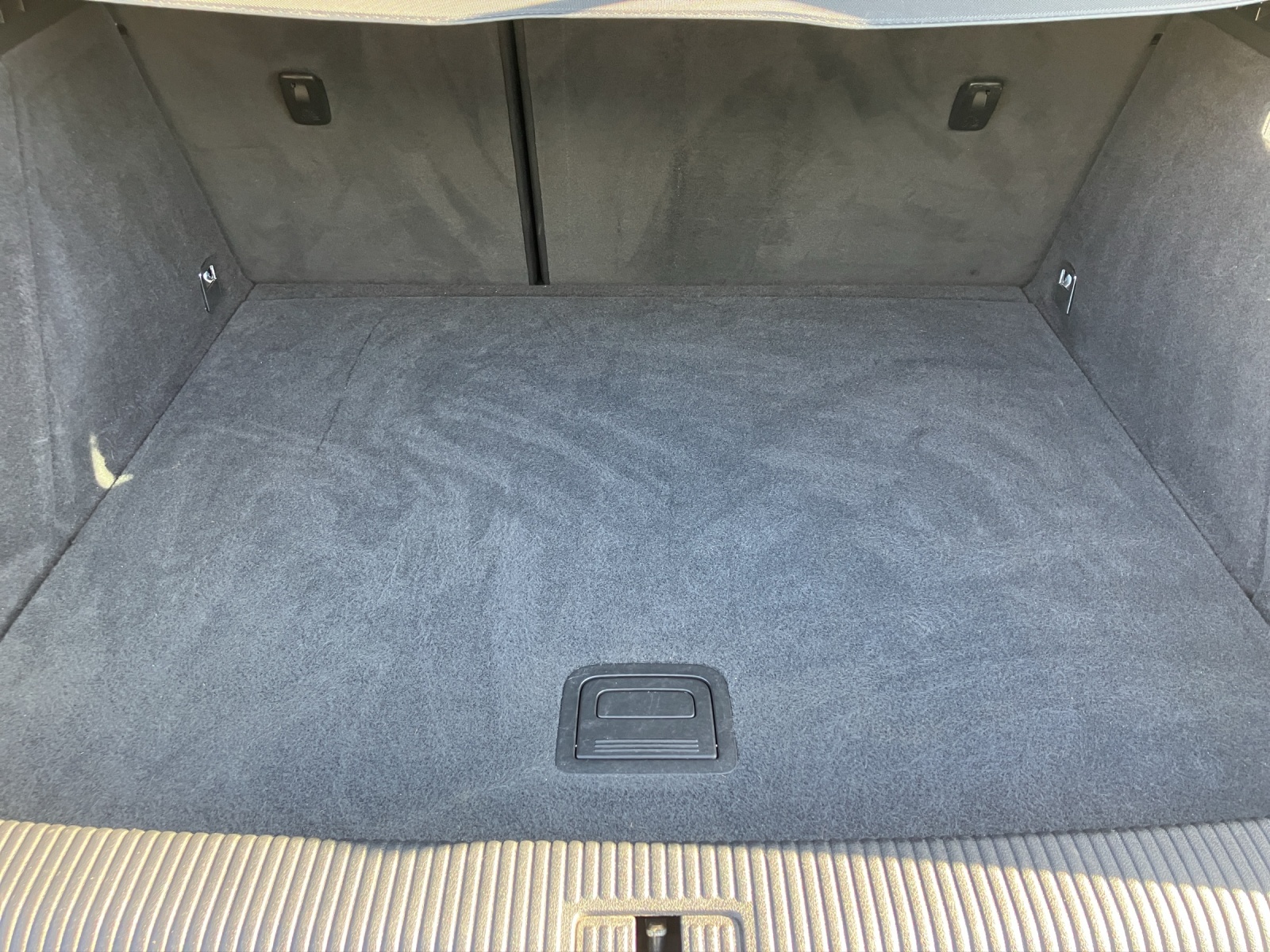 Fahrzeugabbildung Audi Q3 2.0 TDI sport AHK Xenon