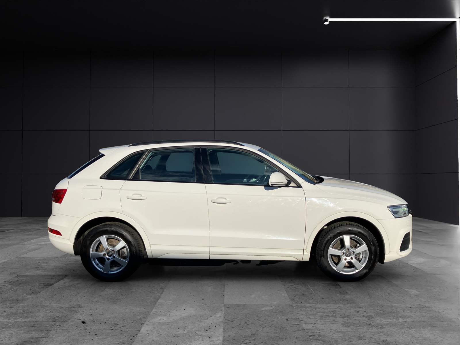 Fahrzeugabbildung Audi Q3 2.0 TDI sport AHK Xenon