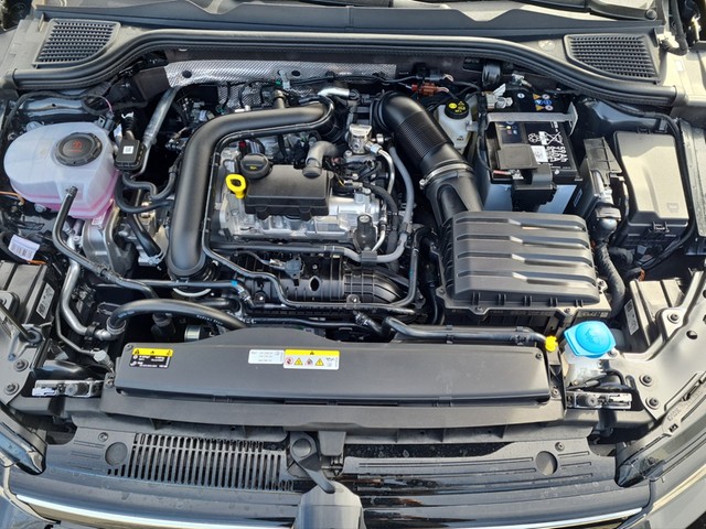 Fahrzeugabbildung Volkswagen Golf VIII TSI Move LED Climatronic AID RFK SH LM