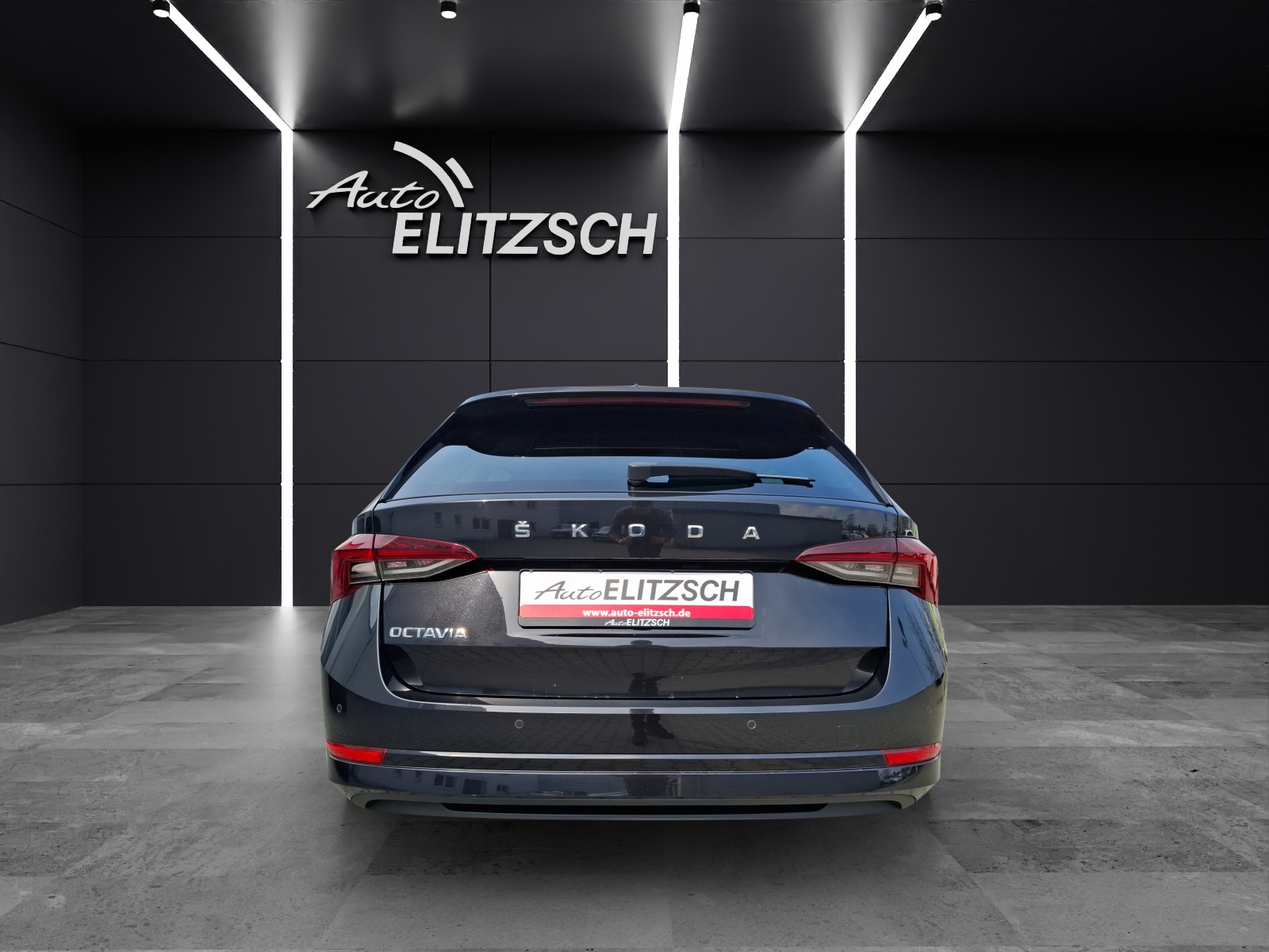 Fahrzeugabbildung SKODA Octavia Combi TDI First-Edition DSG Matrix Navi AID ACC SH 18