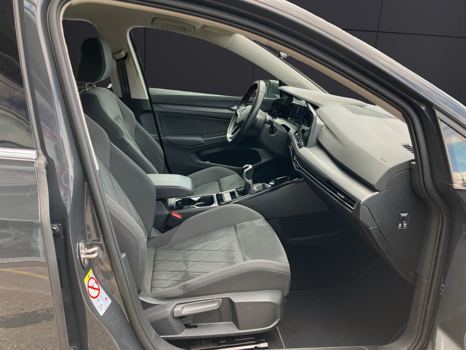 Fahrzeugabbildung Volkswagen Golf VIII Variant TSI Style LED ACC App-Connect PDC