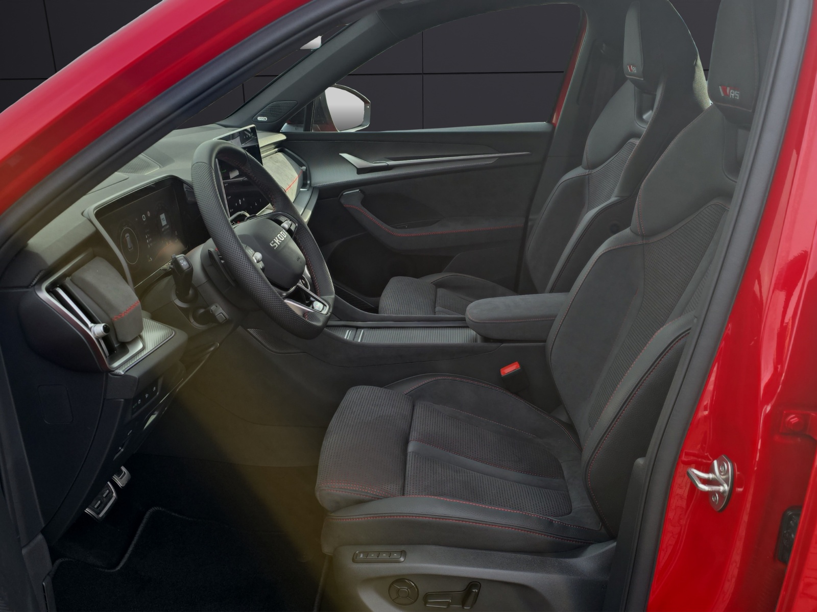 Fahrzeugabbildung SKODA Kodiaq RS 2.0 TSI 195 kW 4x4 MATRIX AREA AHK HEADUP