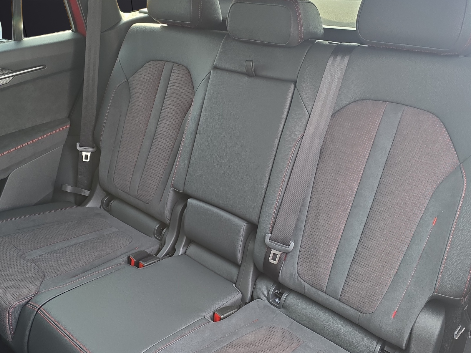 Fahrzeugabbildung SKODA Kodiaq RS 2.0 TSI 195 kW 4x4 MATRIX AREA AHK HEADUP