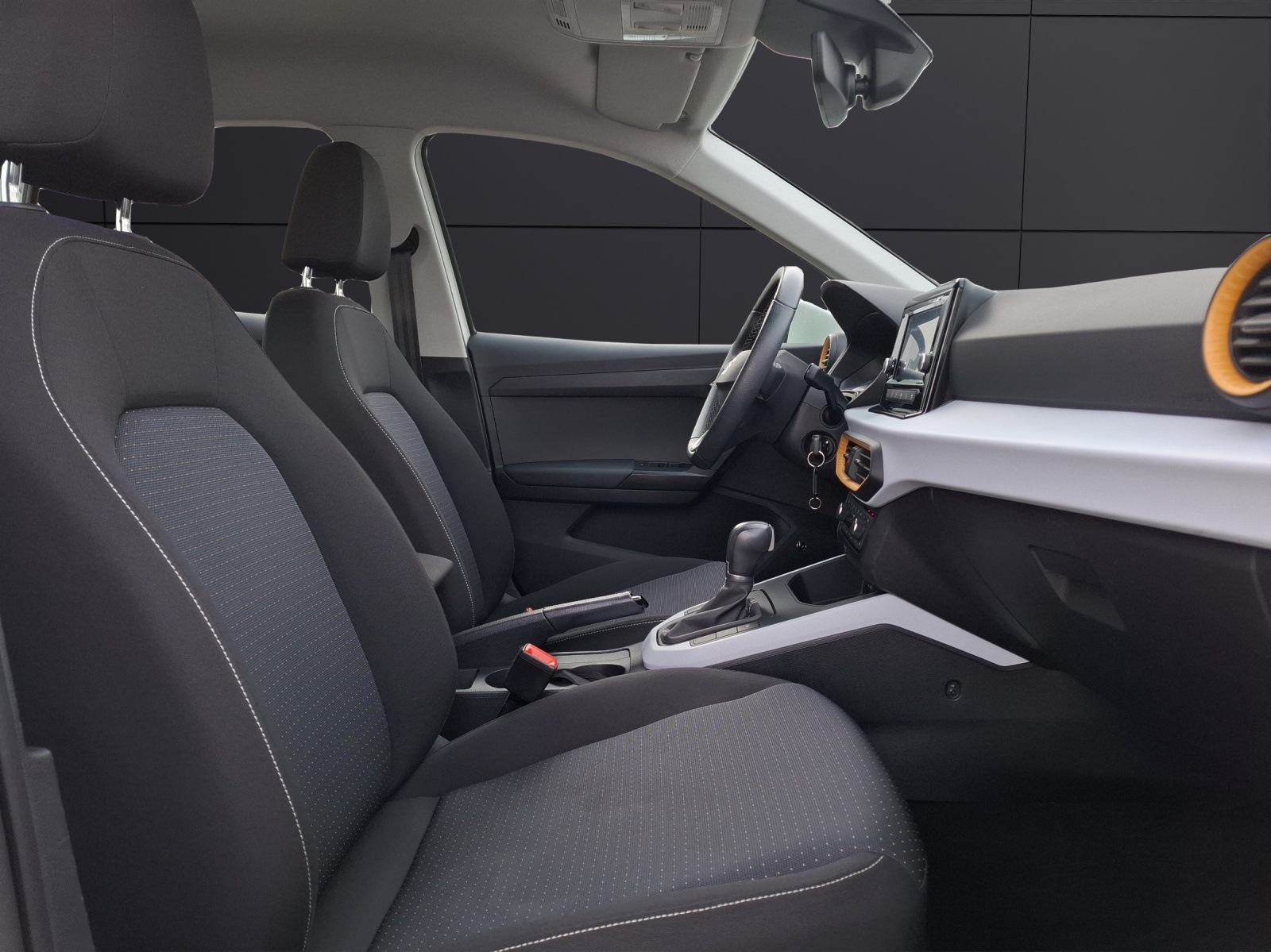 Fahrzeugabbildung SEAT Arona TSI Style Beats DSG LED GRA RFK SH LM