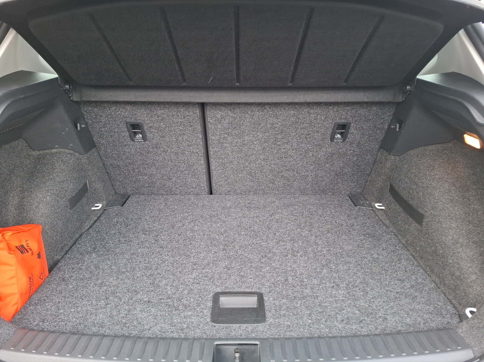 Fahrzeugabbildung SEAT Arona TSI Style Beats DSG LED GRA RFK SH LM