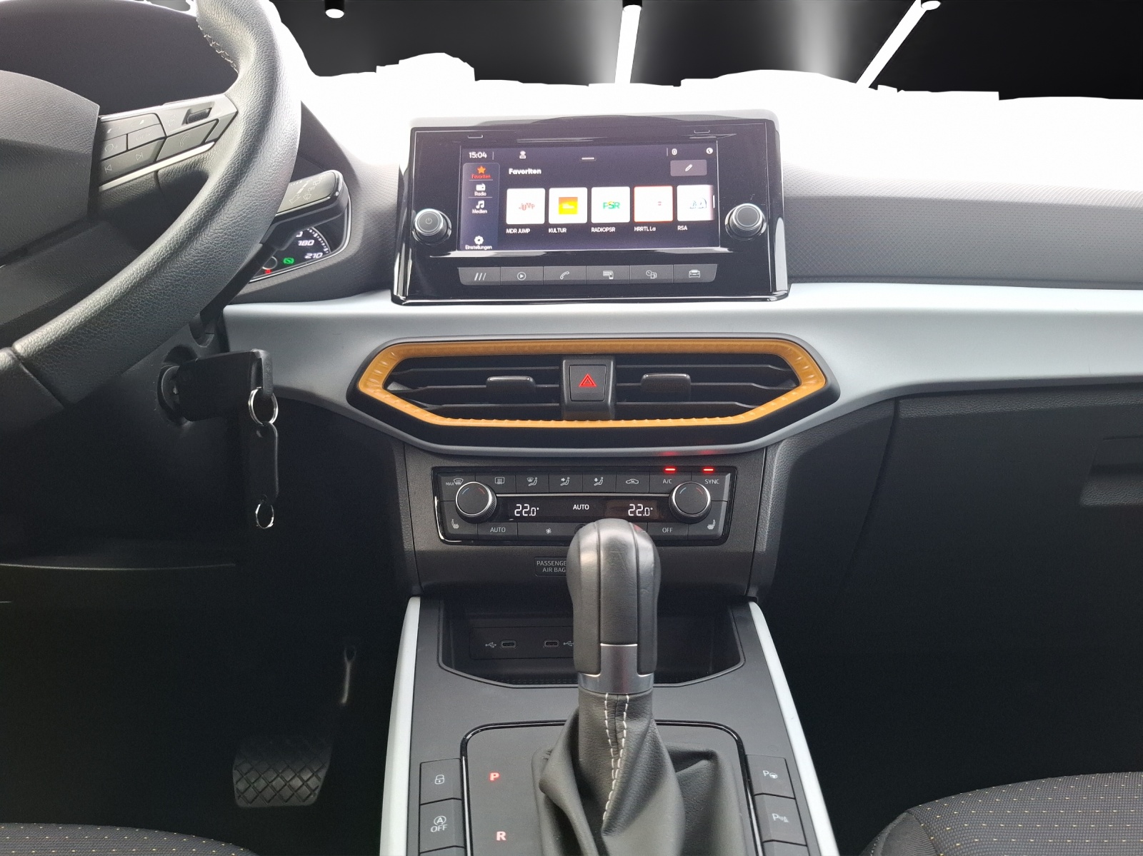 Fahrzeugabbildung SEAT Arona TSI Style Beats DSG LED GRA RFK SH LM