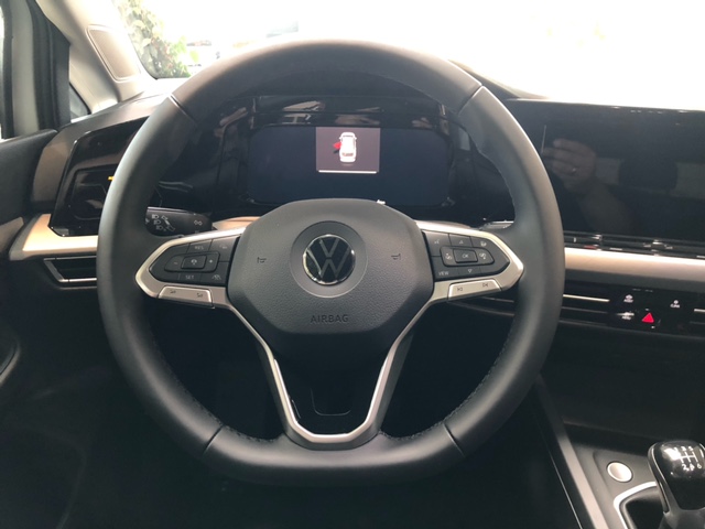 Fahrzeugabbildung Volkswagen Golf VIII Variant Life TSI NAVI CLIMA ACC SH