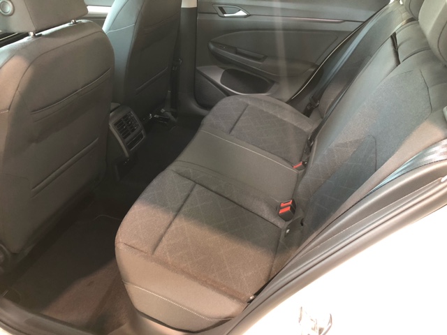 Fahrzeugabbildung Volkswagen Golf VIII Variant Life TSI NAVI CLIMA ACC SH