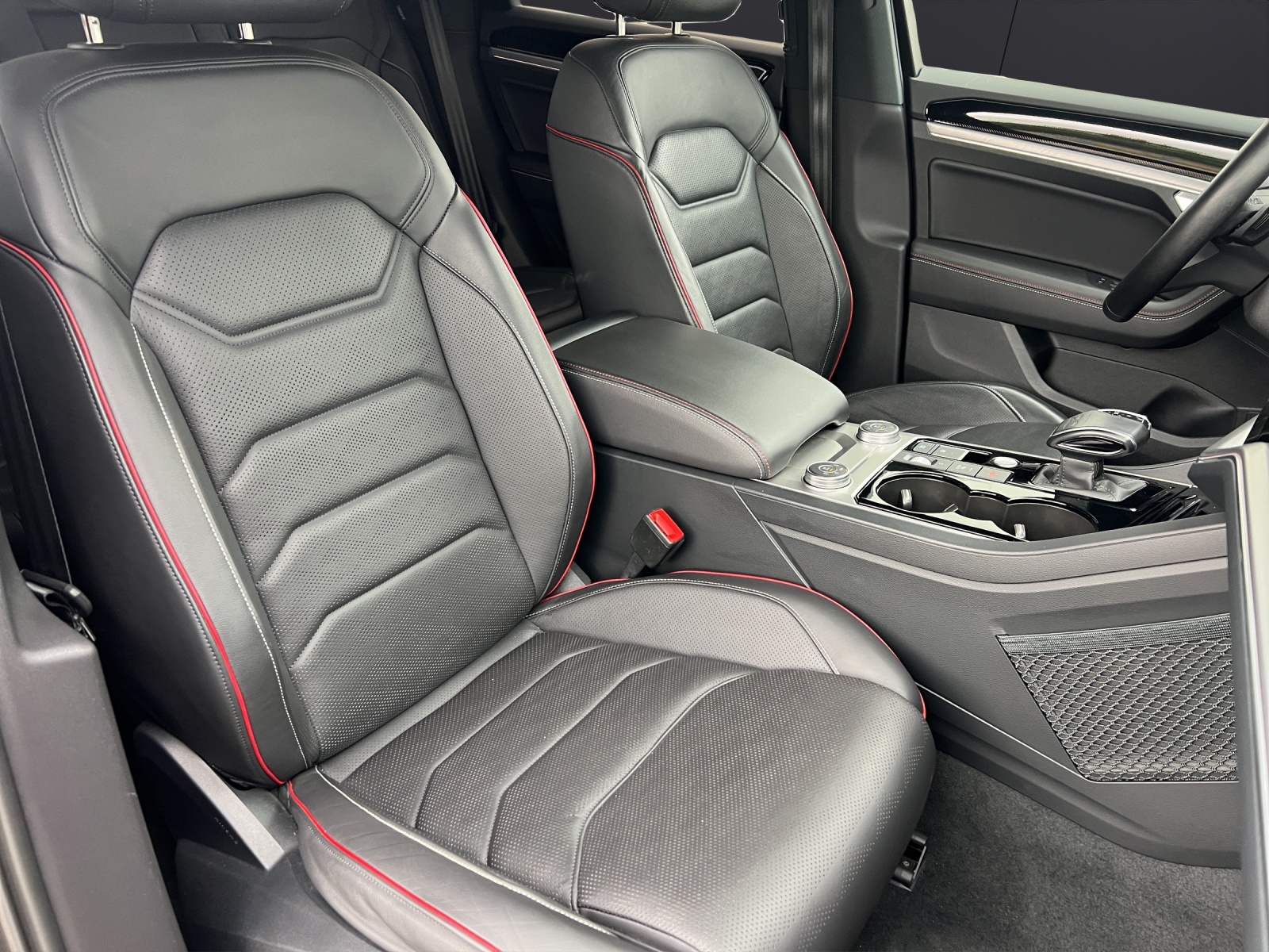 Fahrzeugabbildung Volkswagen Touareg TDI Edition-20 R-Line Matrix Navi STH AHK Luft Pano HUD AID RFK 22