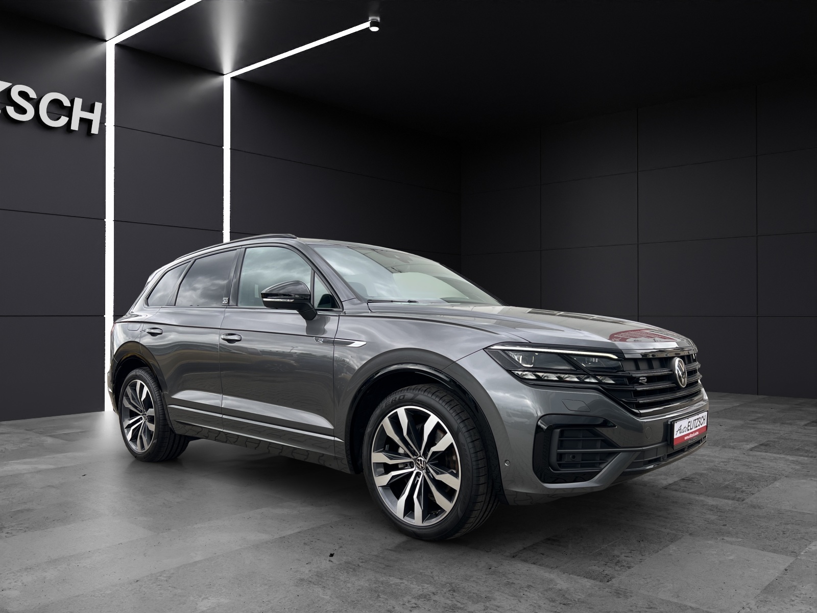 Fahrzeugabbildung Volkswagen Touareg TDI Edition-20 R-Line Matrix Navi STH AHK Luft Pano HUD AID RFK 22
