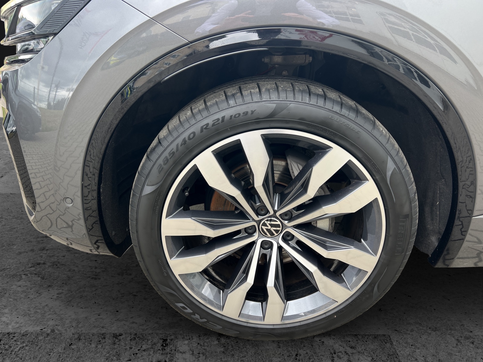 Fahrzeugabbildung Volkswagen Touareg TDI Edition-20 R-Line Matrix Navi STH AHK Luft Pano HUD AID RFK 22