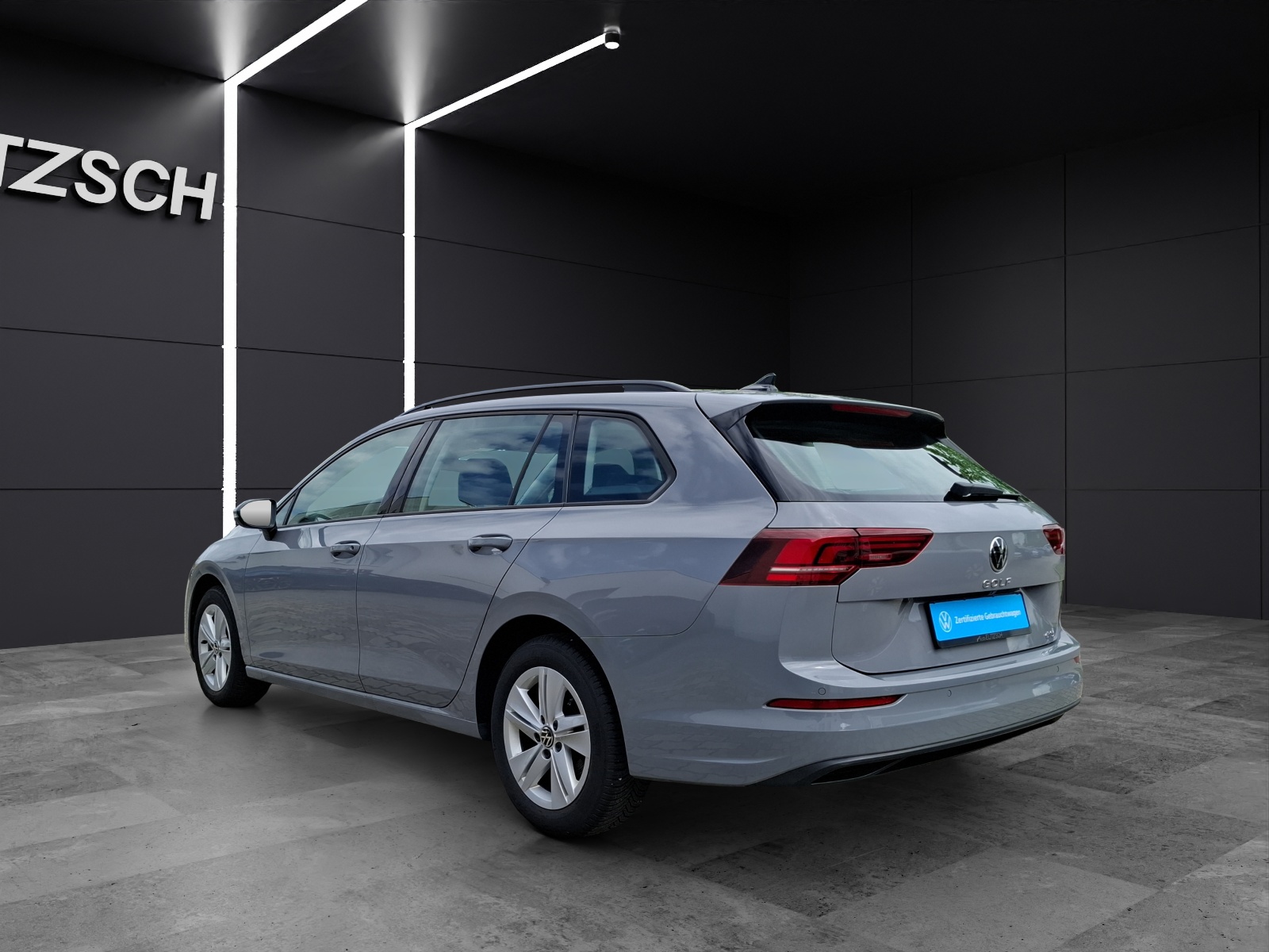 Fahrzeugabbildung Volkswagen Golf VIII Variant eTSI Life DSG LED CarPlay AID ACC RFK SH