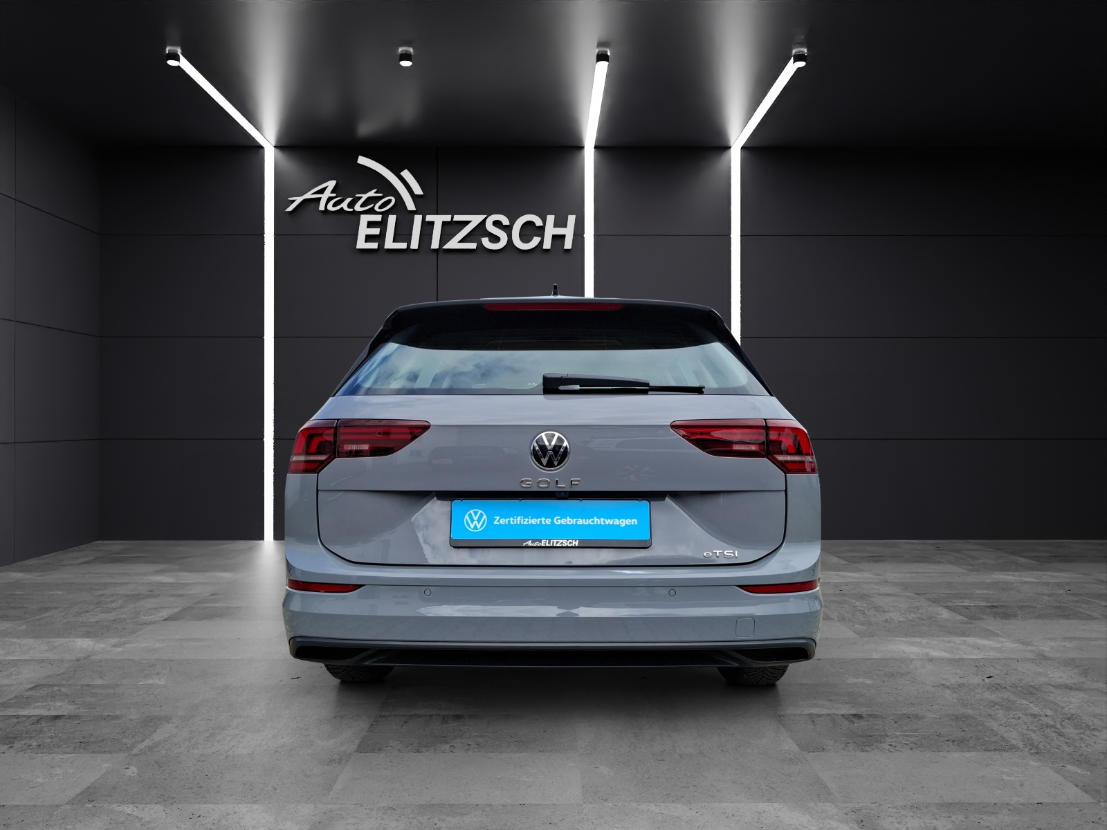 Fahrzeugabbildung Volkswagen Golf VIII Variant eTSI Life DSG LED CarPlay AID ACC RFK SH