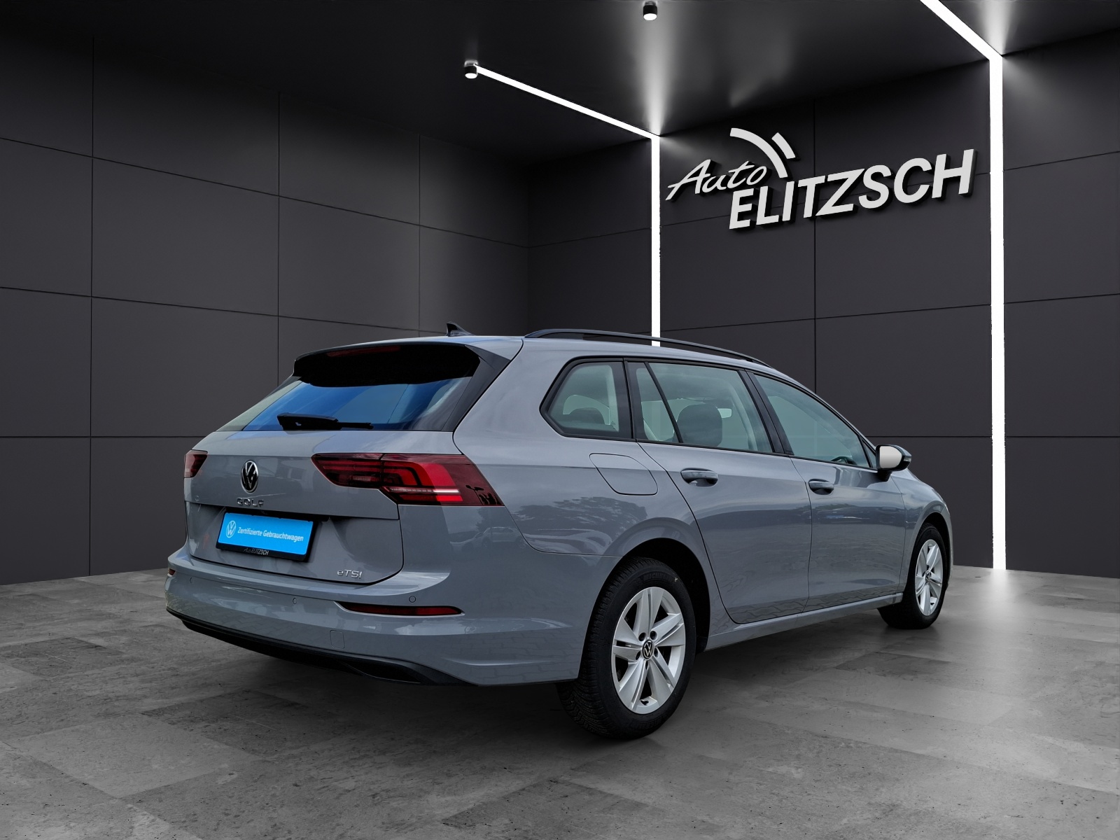 Fahrzeugabbildung Volkswagen Golf VIII Variant eTSI Life DSG LED CarPlay AID ACC RFK SH