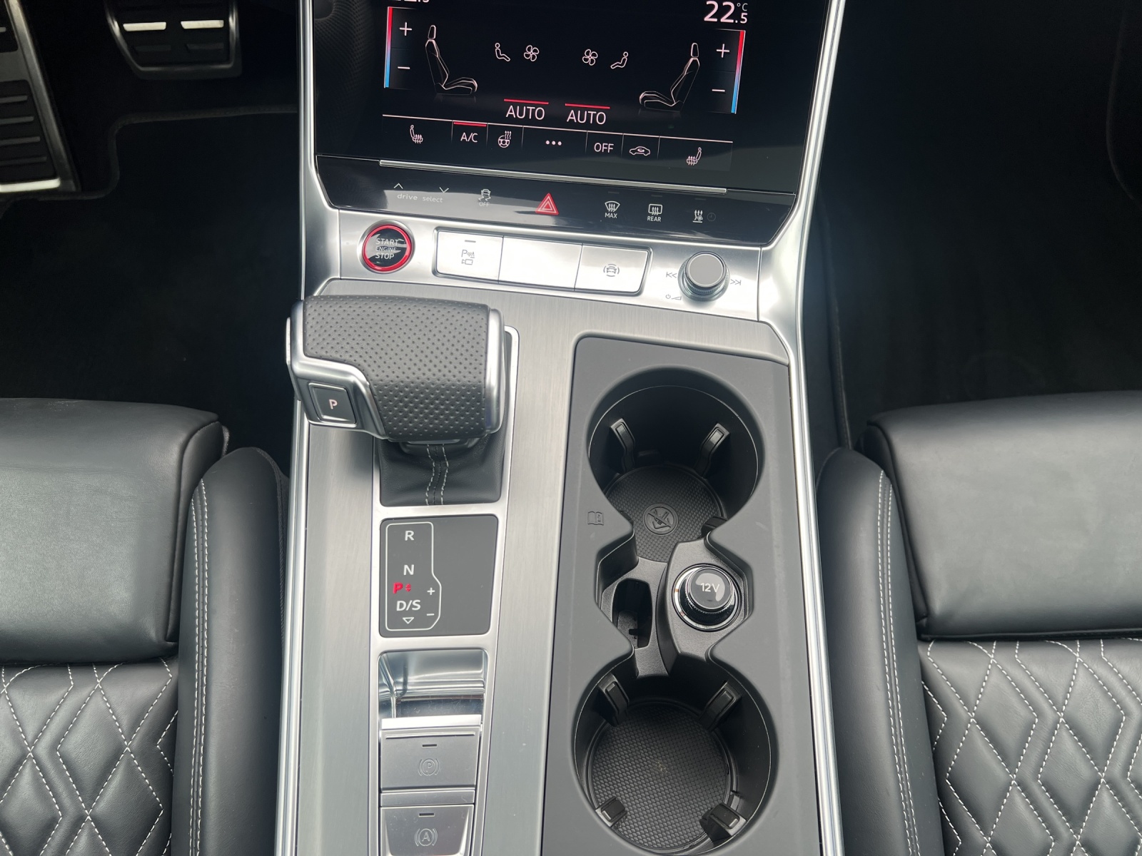 Fahrzeugabbildung Audi S6 Avant TDI quattro Standhzg LED AHK Navi AVC ACC RFK HUD Pano B&O Leder SHZ