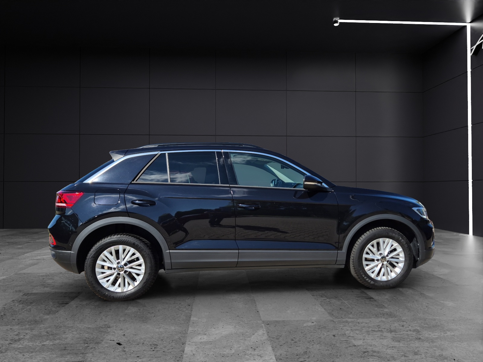 Fahrzeugabbildung Volkswagen T-Roc TSI Life LED Navi AID Park-Assist SH LM