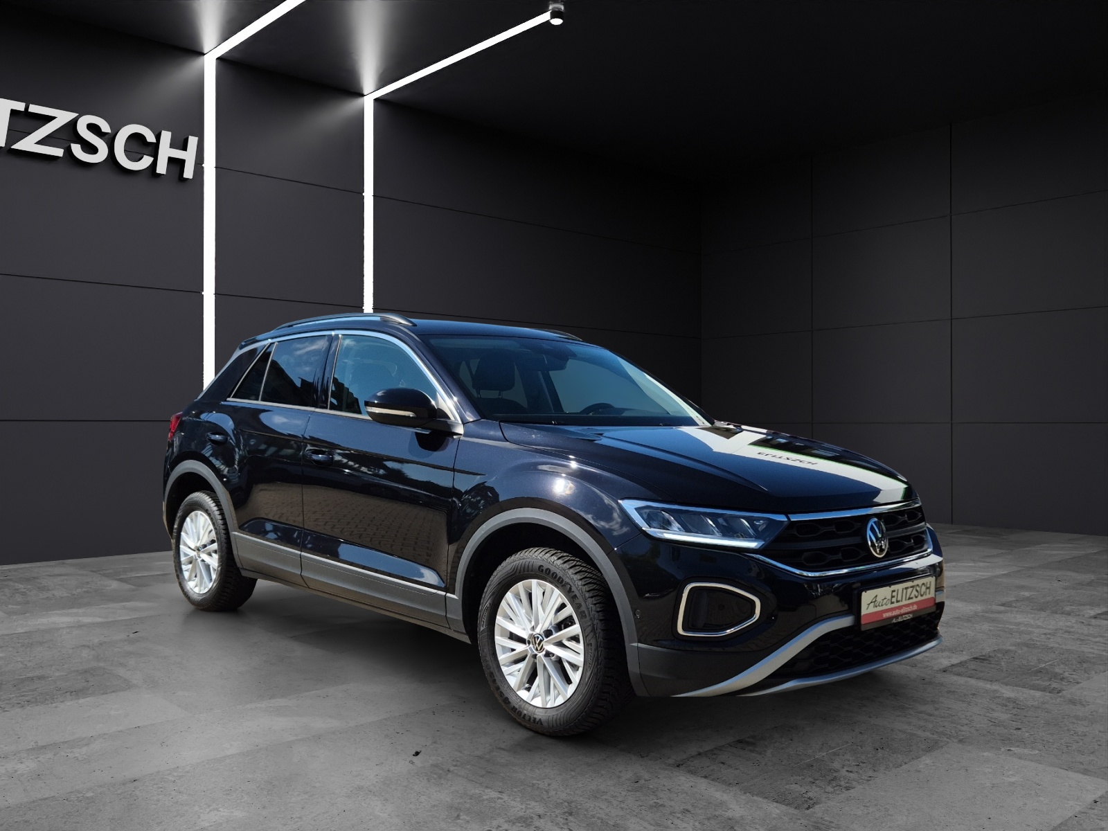 Fahrzeugabbildung Volkswagen T-Roc TSI Life LED Navi AID Park-Assist SH LM