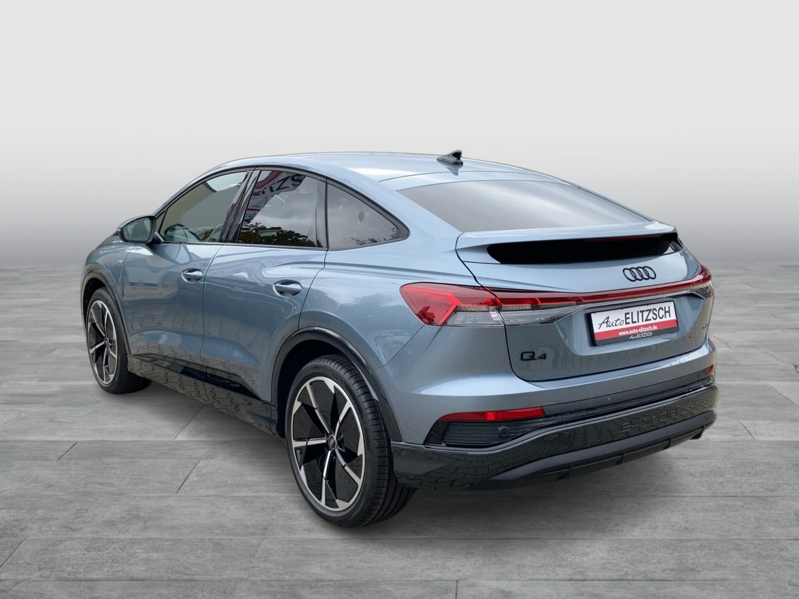 Fahrzeugabbildung Audi Q4 Sportback 50 e-tron S-Line MATRIX
