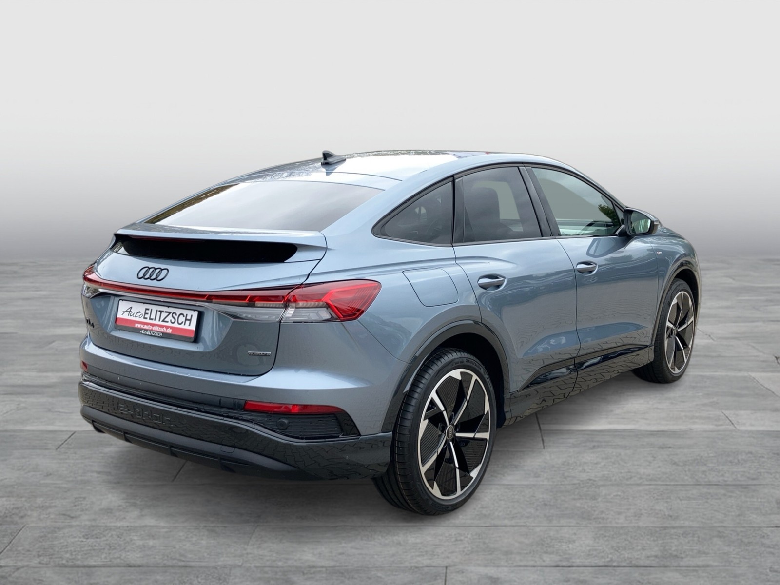 Fahrzeugabbildung Audi Q4 Sportback 50 e-tron S-Line MATRIX