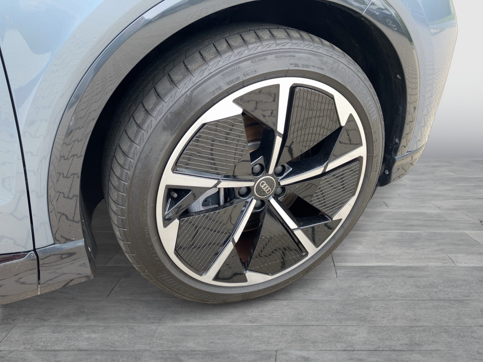 Fahrzeugabbildung Audi Q4 Sportback 50 e-tron S-Line MATRIX