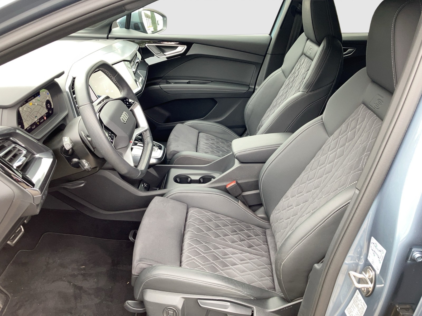 Fahrzeugabbildung Audi Q4 Sportback 50 e-tron S-Line MATRIX