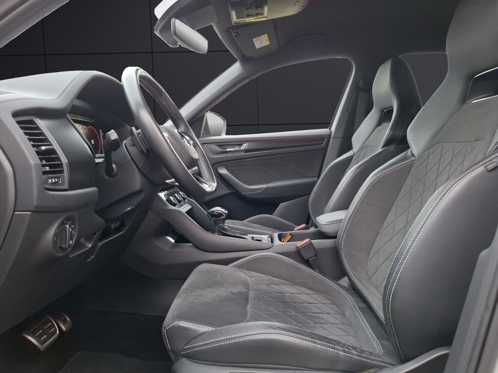 Fahrzeugabbildung SKODA Kodiaq TSI Sportline DSG Matrix Navi AID GRA PDC SH 19