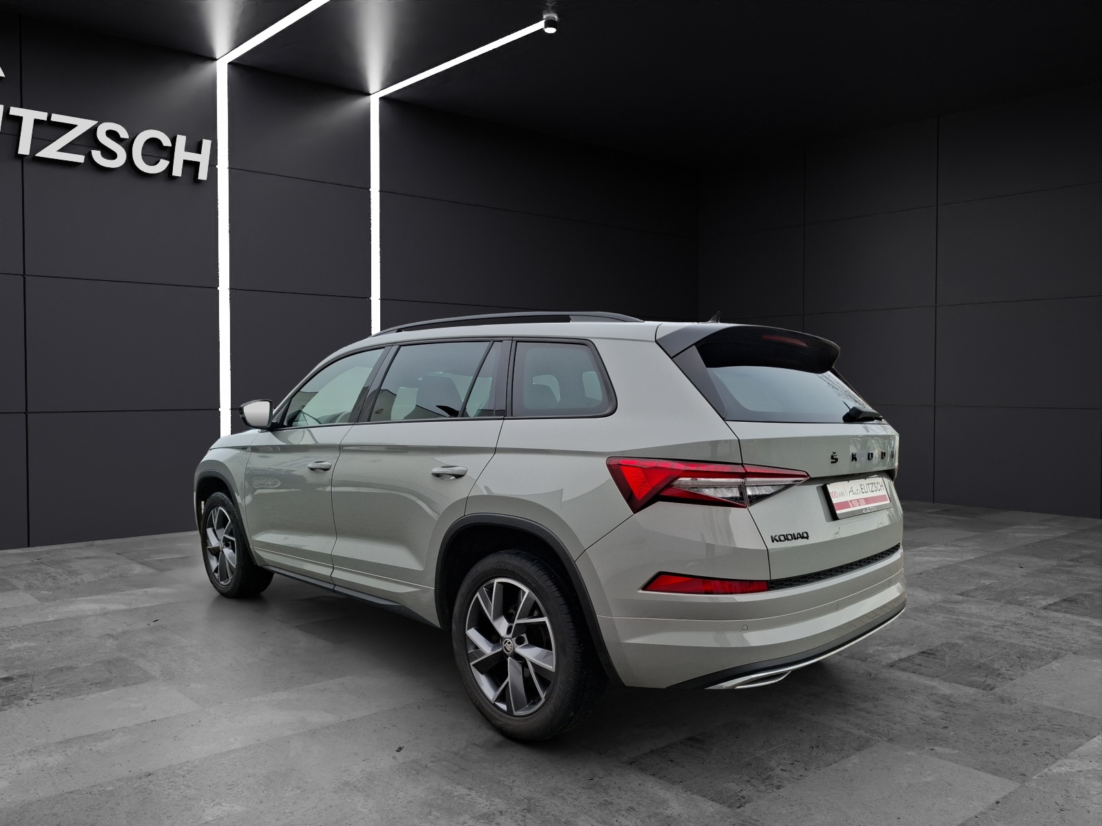Fahrzeugabbildung SKODA Kodiaq TSI Sportline DSG Matrix Navi AID GRA PDC SH 19