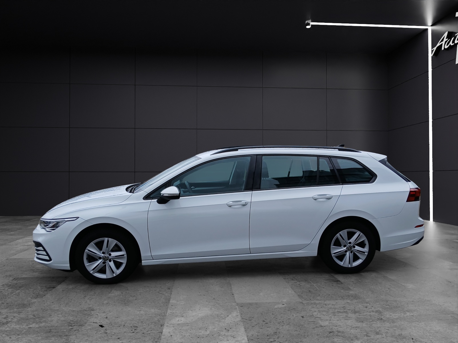 Fahrzeugabbildung Volkswagen Golf VIII Variant TDI Life DSG LED Navi AID ACC PDC SHZ