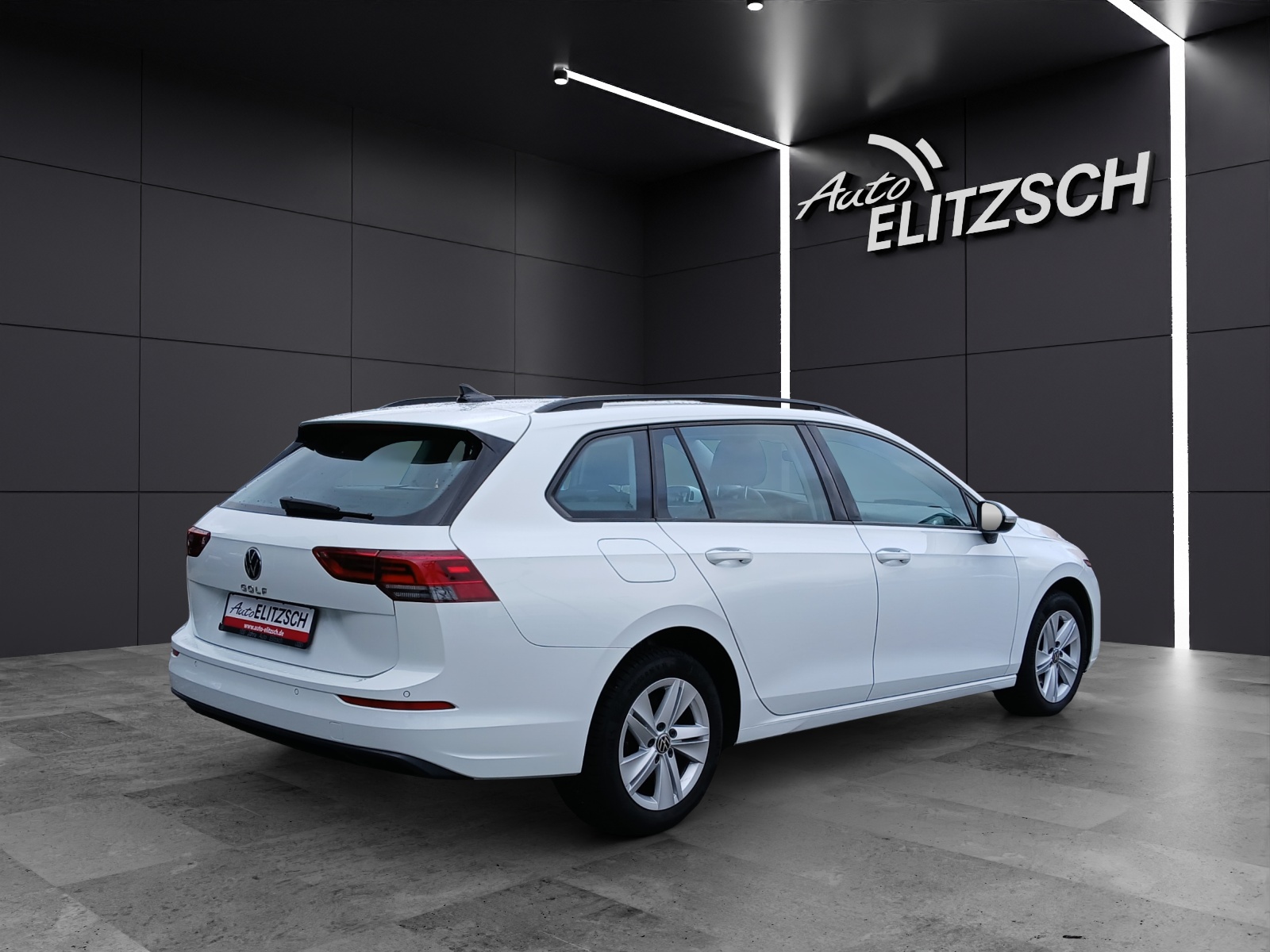 Fahrzeugabbildung Volkswagen Golf VIII Variant TDI Life DSG LED Navi AID ACC PDC SHZ