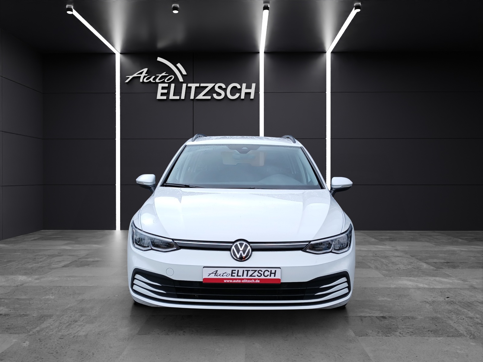 Fahrzeugabbildung Volkswagen Golf VIII Variant TDI Life DSG LED Navi AID ACC PDC SHZ