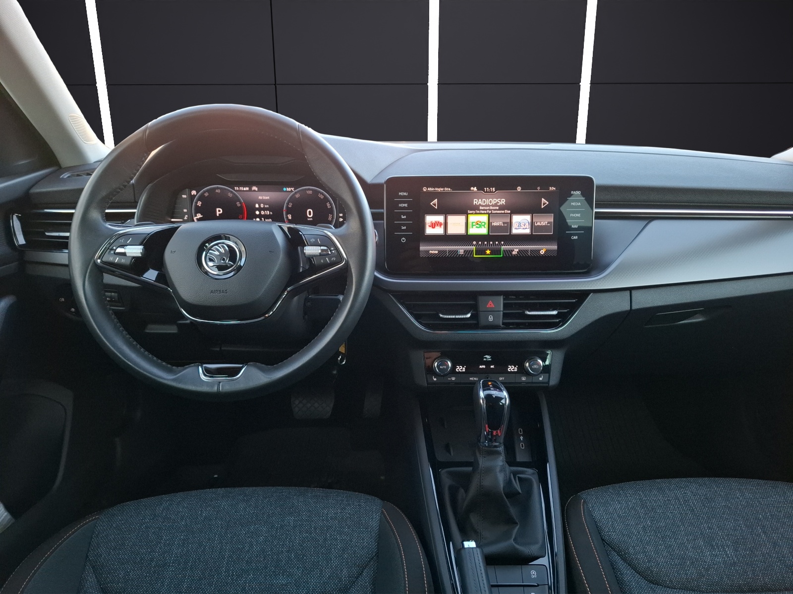 Fahrzeugabbildung SKODA Kamiq TSI Clever DSG LED Navi AID GRA RFK SH