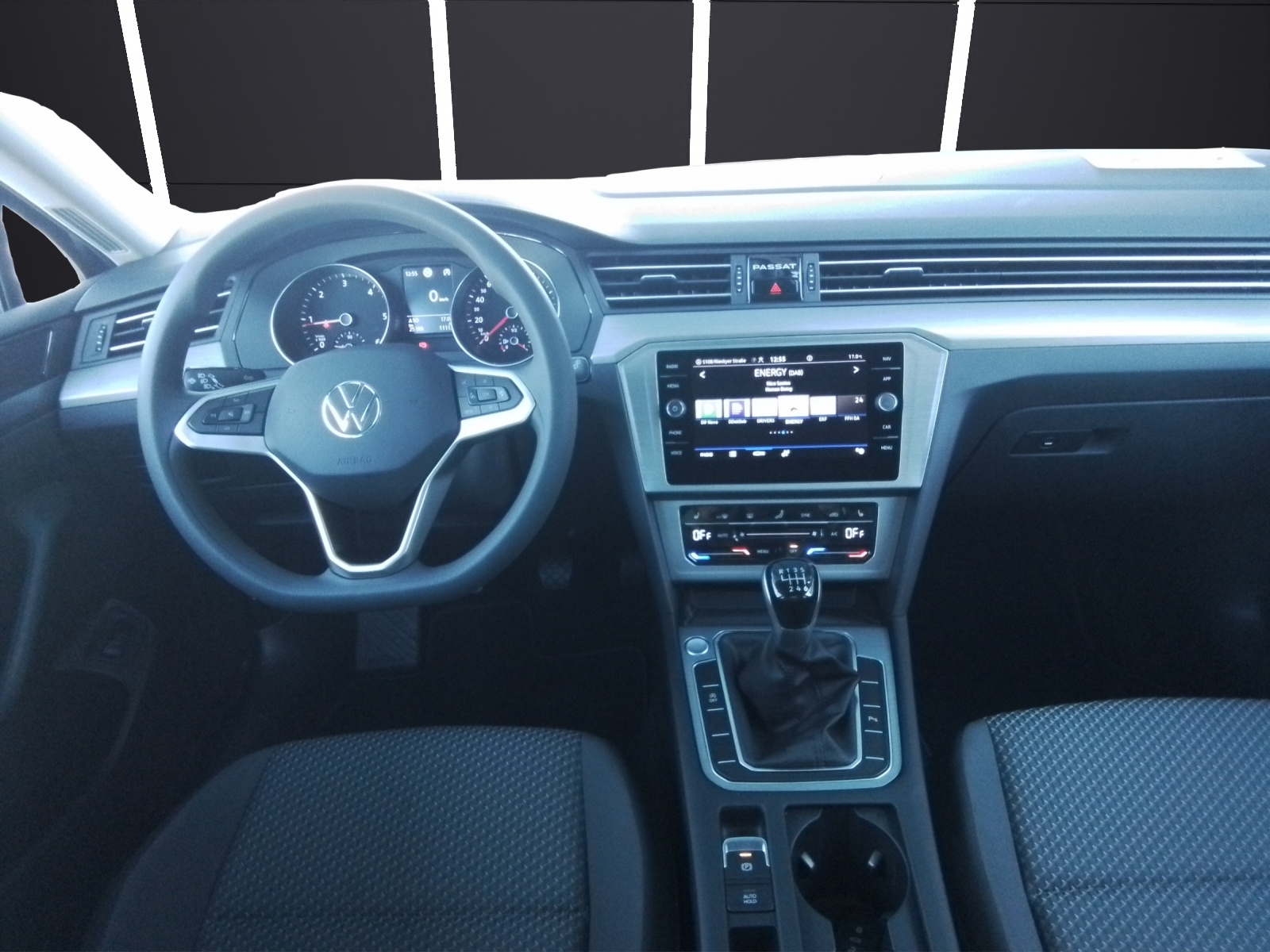 Fahrzeugabbildung Volkswagen Passat Variant TDI conceptline LED AHK Navi PDc SH