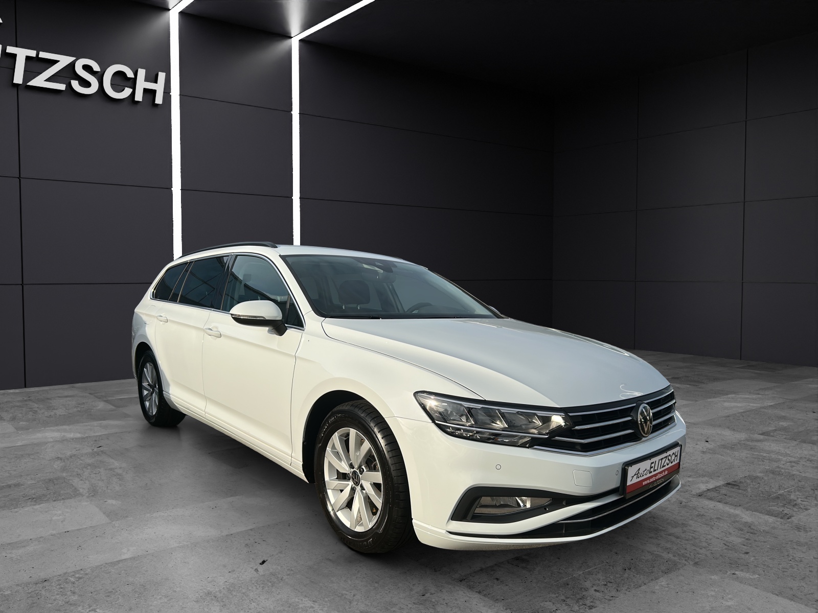 Fahrzeugabbildung Volkswagen Passat Variant Business TDI DSG LED ACC SHZ RearView Navi