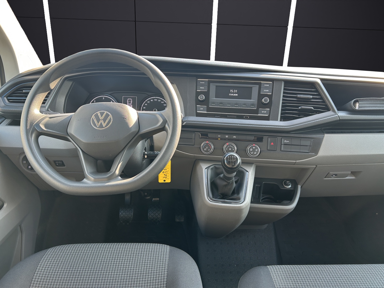 Fahrzeugabbildung Volkswagen T6 Transporter T6.1 TDI Kasten EcoProfi FWD
