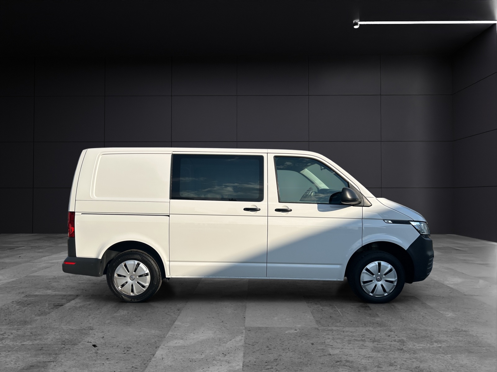 Fahrzeugabbildung Volkswagen T6 Transporter T6.1 TDI Kasten EcoProfi FWD