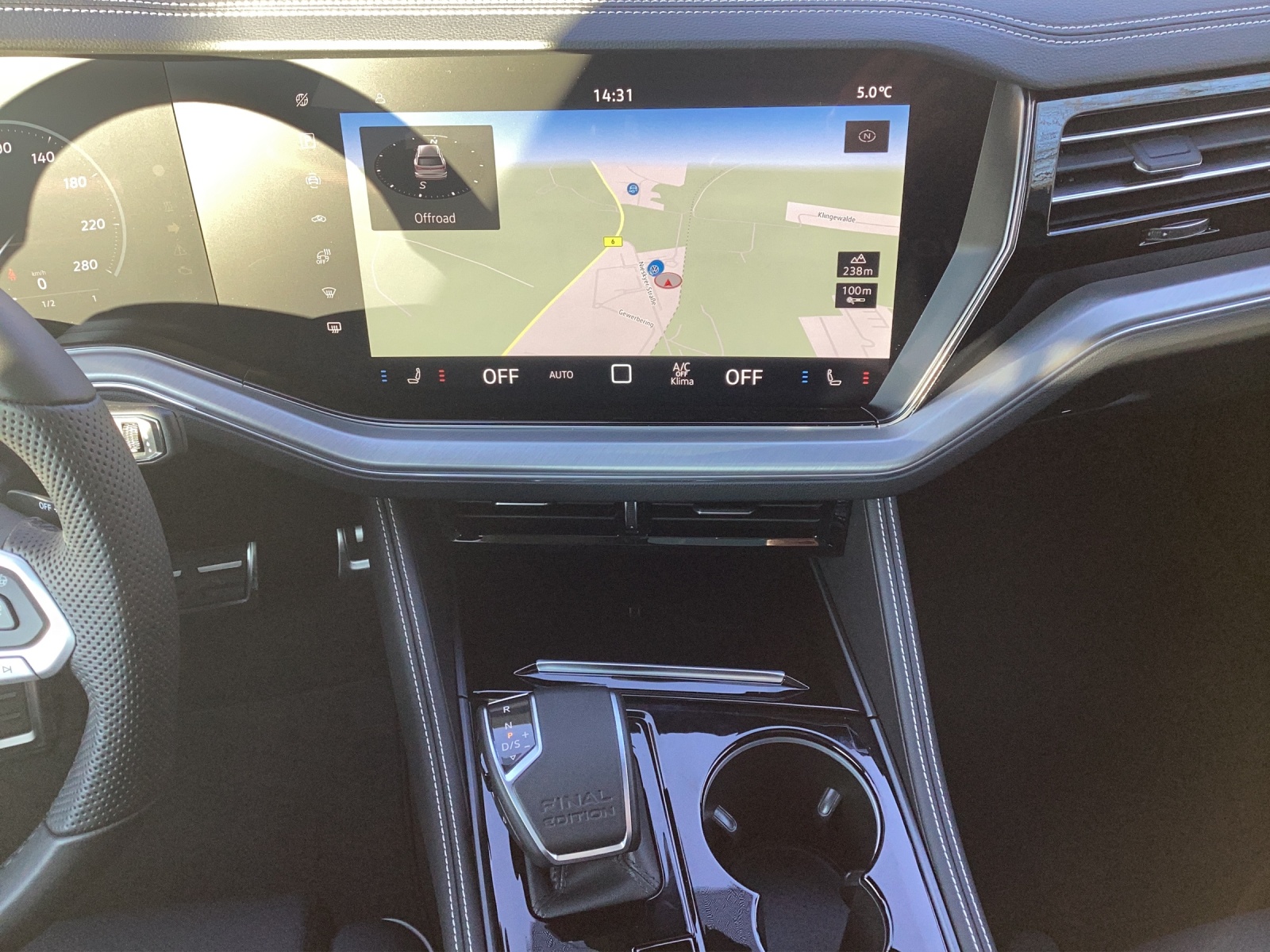 Fahrzeugabbildung Volkswagen Touareg R-Line Final Edition AHZV PANO STANDH.