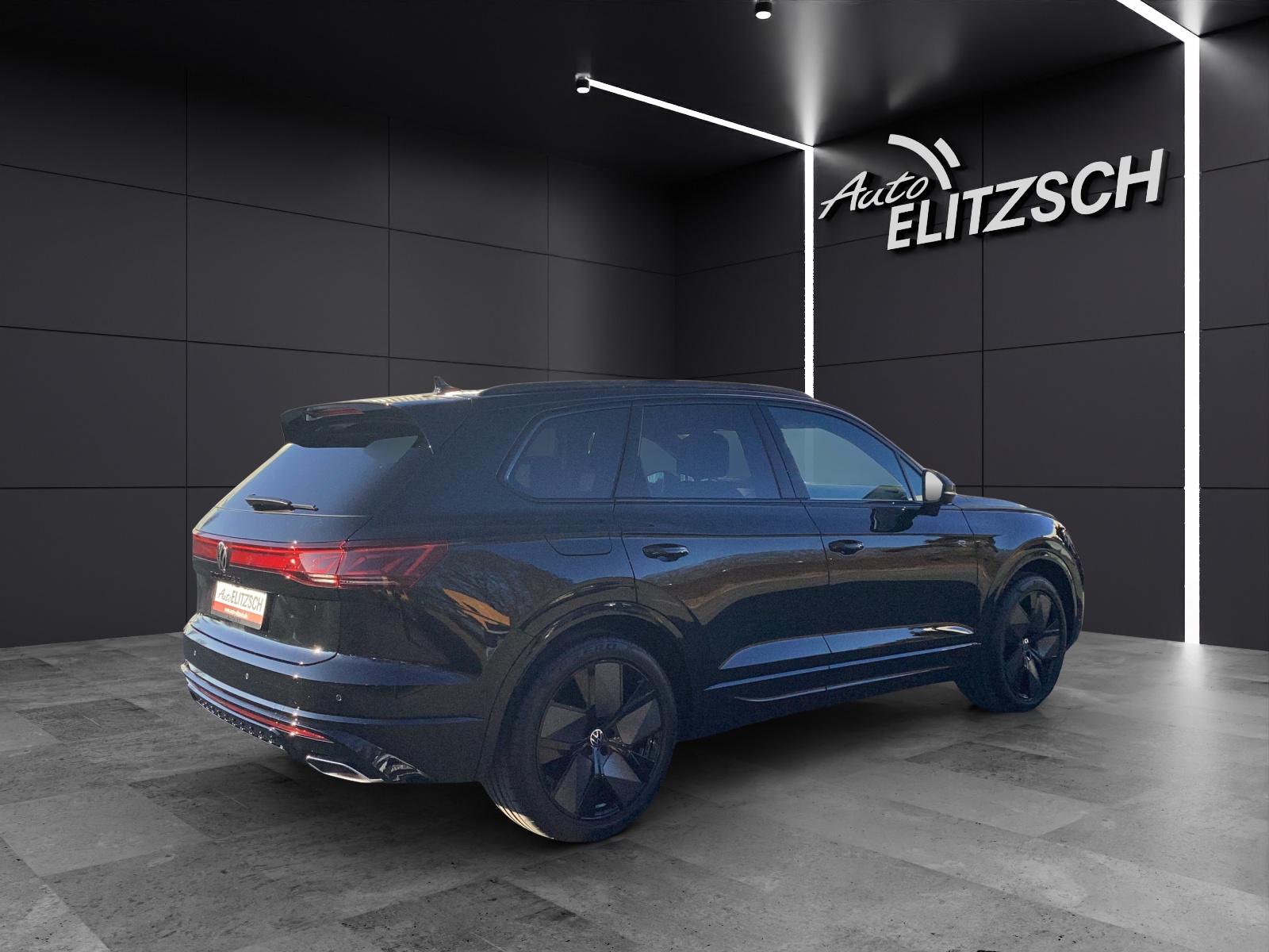 Fahrzeugabbildung Volkswagen Touareg R-Line Final Edition AHZV PANO STANDH.
