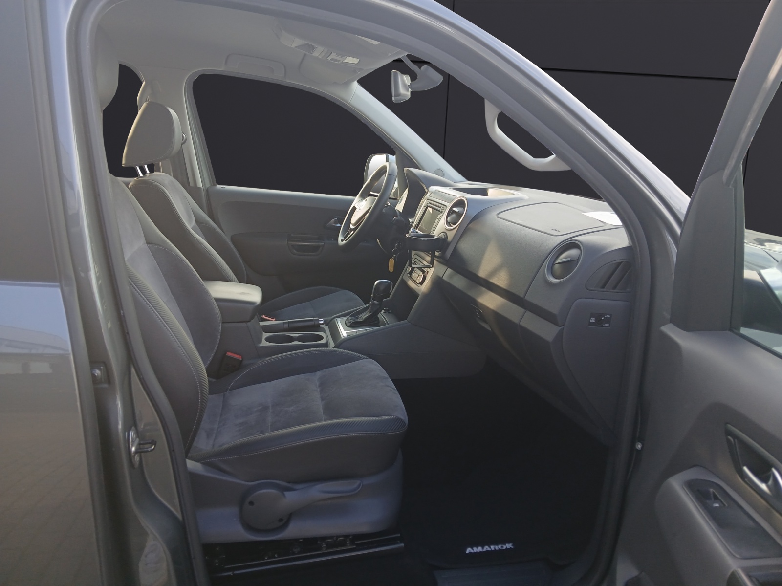 Fahrzeugabbildung Volkswagen Amarok TDI DSG Ultimate DC 4M STH Xenon AHK Navi GRA RFK SH