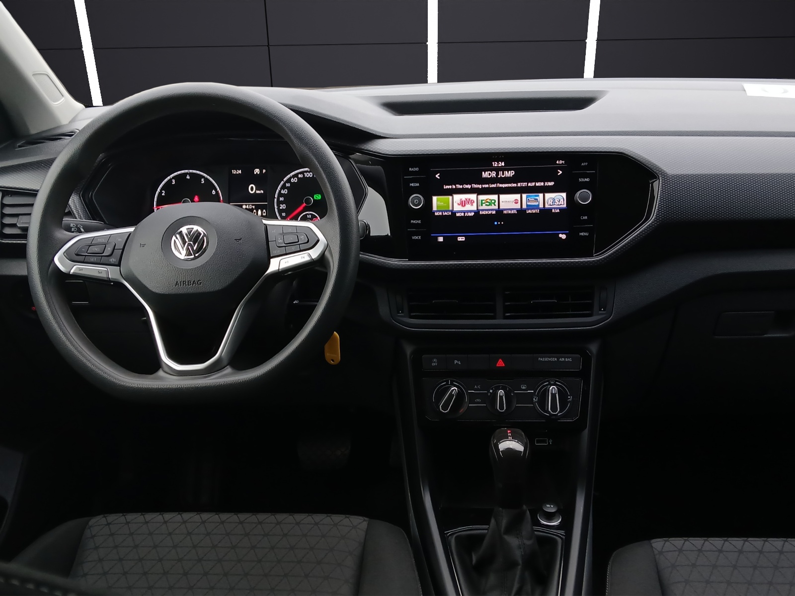 Fahrzeugabbildung Volkswagen T-Cross TSI Life DSG LED Klima RFK LM