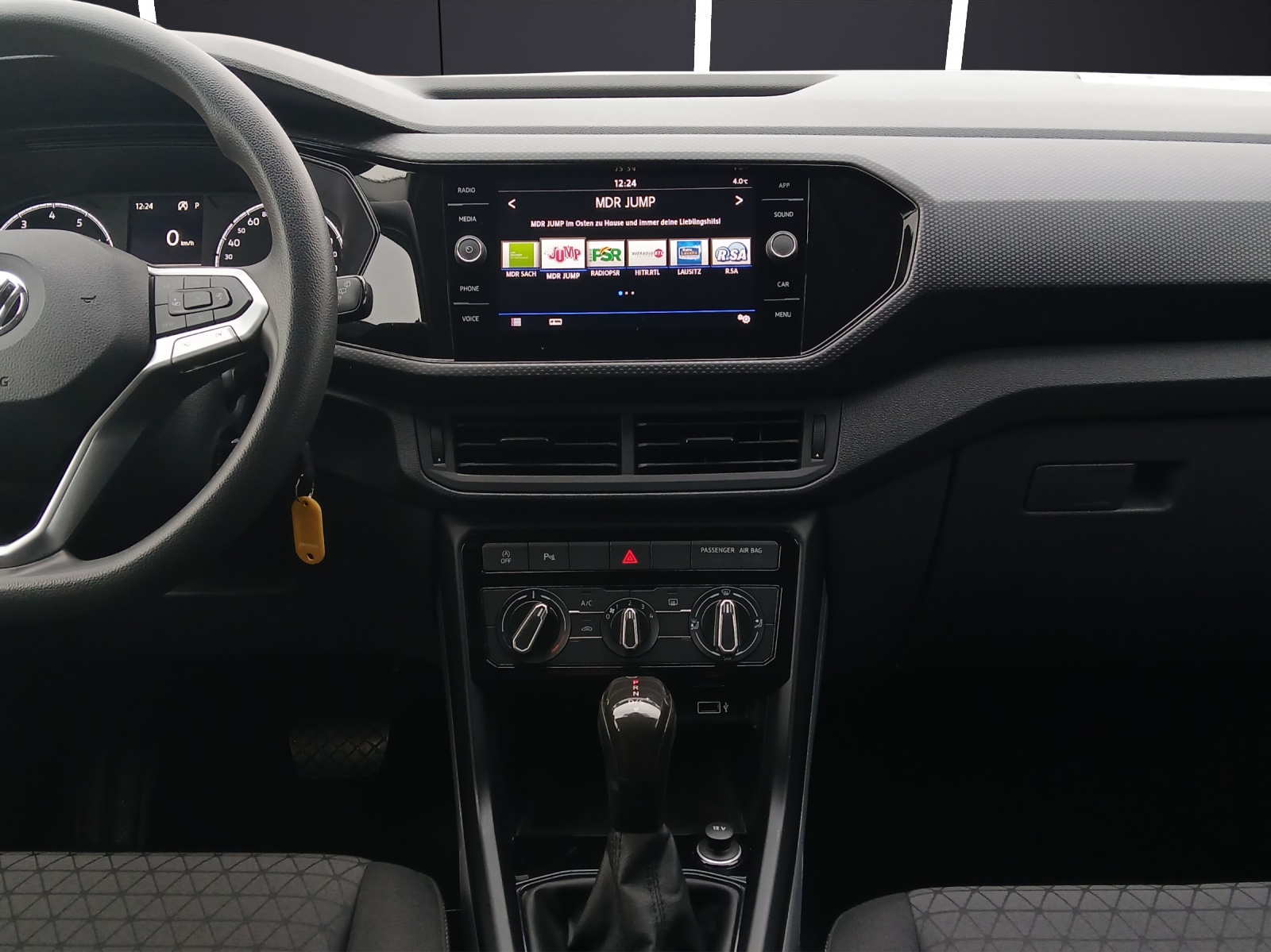 Fahrzeugabbildung Volkswagen T-Cross TSI Life DSG LED Klima RFK LM